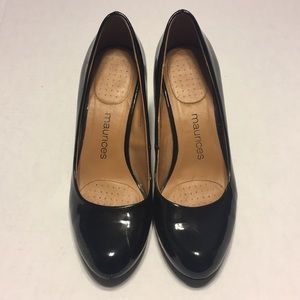 🧹 Patent black heels